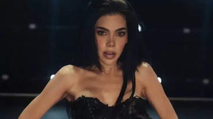 Kenia Os lanza adelanto de su próximo álbum “K de Karma”