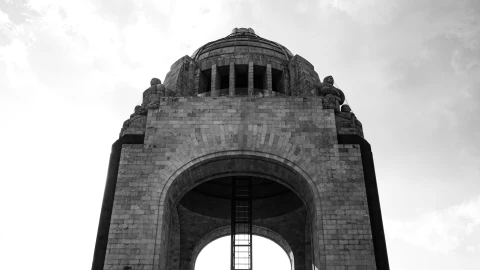 que se conmemora 20 de noviembre