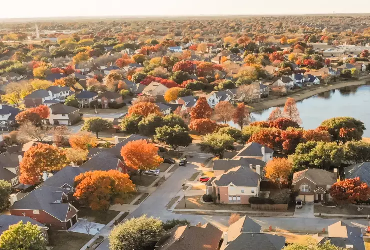 una vista de Flower Mound en una hermosa tarde otoñal. 