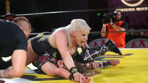 Nueva Generación Dinamita campeones de tercias Lucha Libre AAA