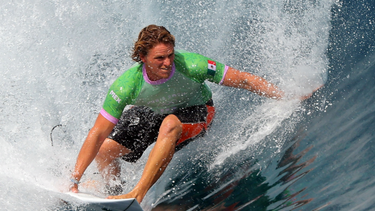 Alan Cleland, surfista mexicano en Par&iacute;s 2024