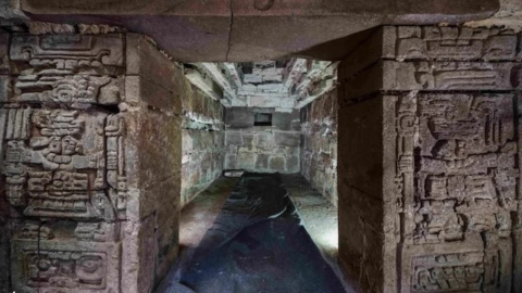 tumba zapoteca del año 600 en Huitzo, Oaxaca