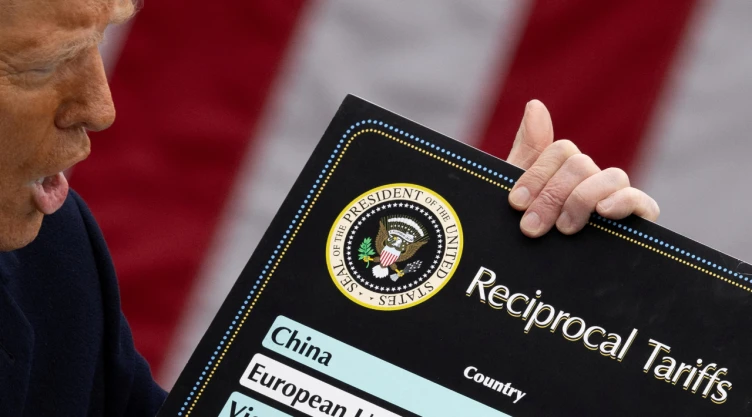 El presidente de Estados Unidos, Donald Trump, pronuncia un discurso sobre los aranceles en el Jardín de Rosas de la Casa Blanca en Washington, DC, EE. UU., el 2 de abril de 2025.