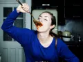 Gasta mucho en comida.