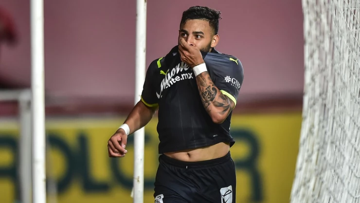 Tecatito Corona quiere a Alexis Vega en el Sevilla