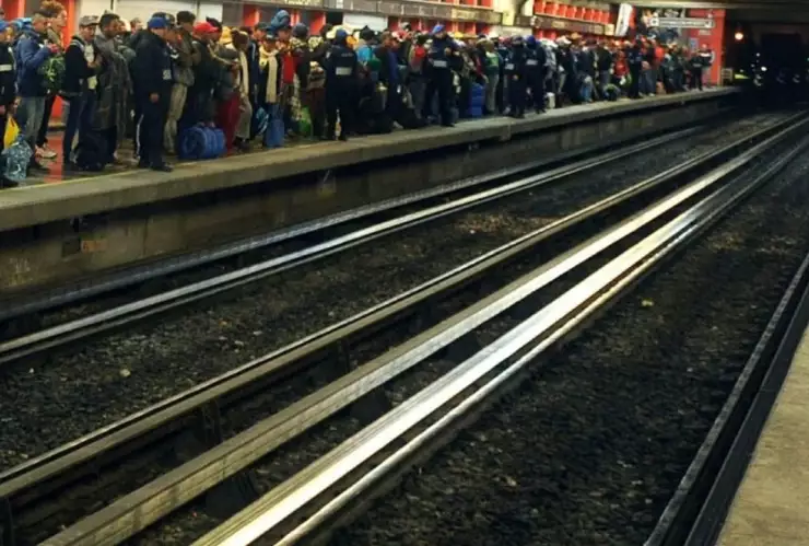 Sujeto baja por celular a las vías de Metro CDMX y muere electrocutado