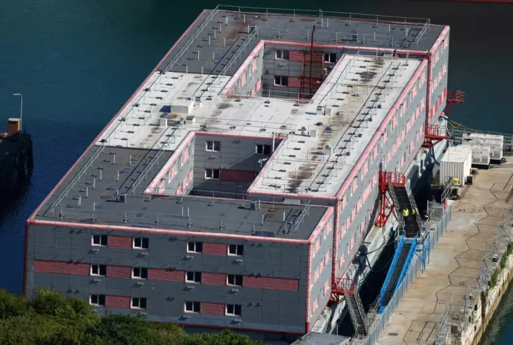 barcaza-migrantes-reino-unido