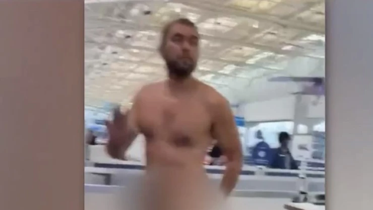 Hombre desnudo se pasea en pleno aeropuerto internacional de Fort Lauderdale en Florida; (VIDEO)