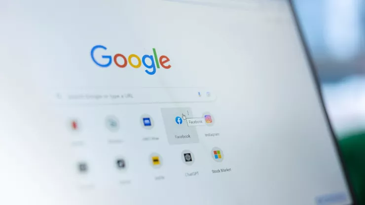 Google recibe multa millonaria en Francia por prácticas engañosas.jpg