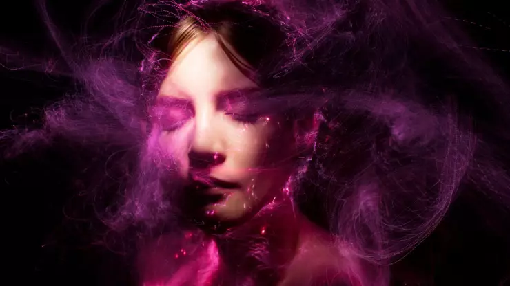 Descubre de qué color es tu aura y por qué