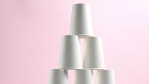 Pirámide vasos plástico