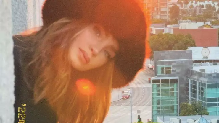 Video Para reconciliación de pareja, Belinda canta canción de Nodal