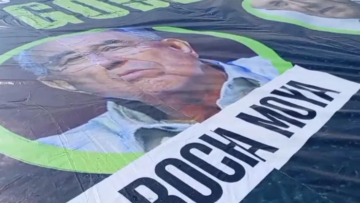 Zócalo CDMX: Instalan lona contra Rocha Moya por narcopolítica