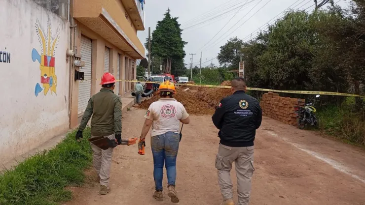 Derrumbe en Zacatlán deja trabajadores atrapados