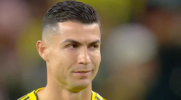 Reacción Cristiano Ronaldo a gol de Julián Quiñones Al Nassr Al Qadisiya
