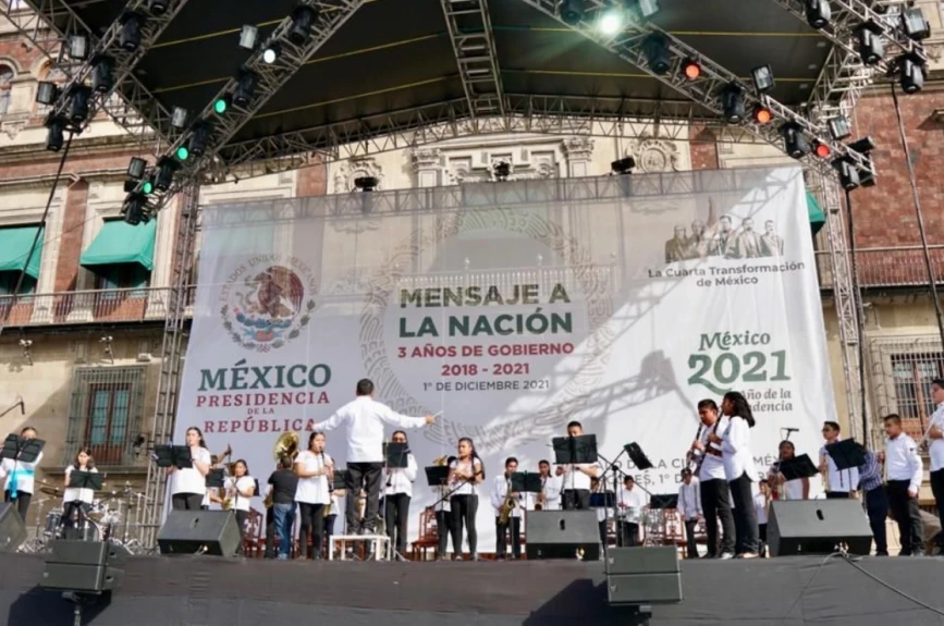 Grupos musicales amenizan el AMLOFEST.