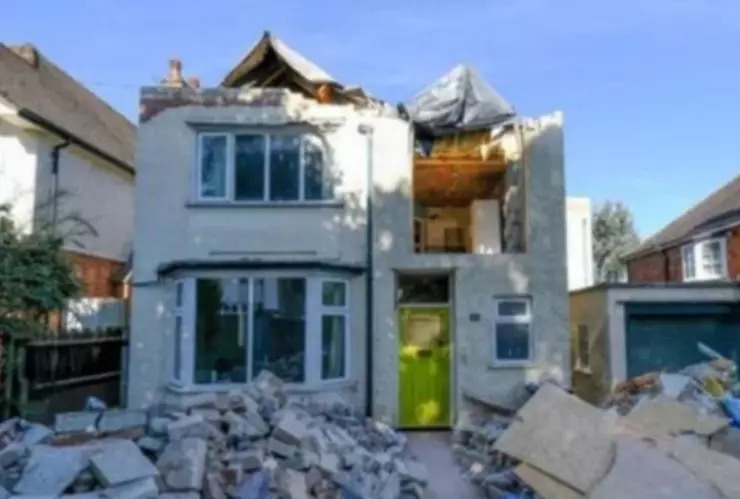 Albañil destruye la casa que construyó porque no le pagaron