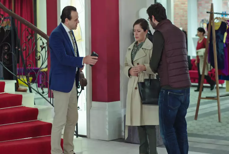 Nilufer le confiesa a Halis que Sarp es su hijo