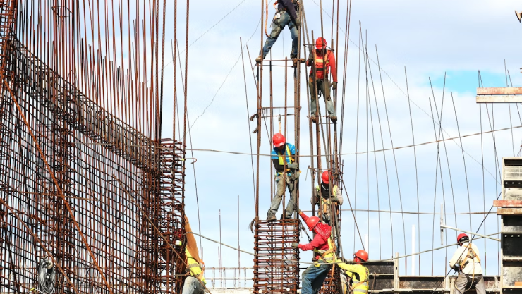 Celebrando la Santa Cruz, Albañil en Tulum sufre descarga eléctrica