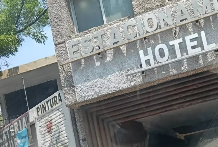 mujer muerta en Hotel Hipódromo