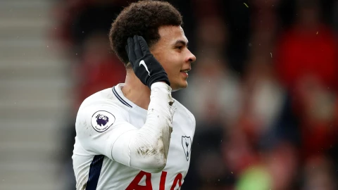 Dele Alli. Edad: 21 años. Selección: Inglaterra. Club: Tottenham de Hotspur. Posición: Medio centro defensivo.