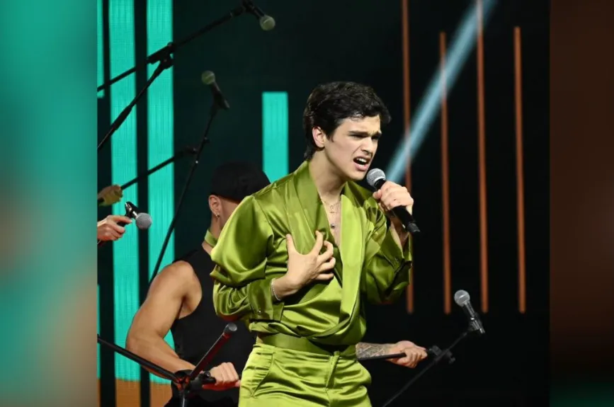 Julio Ávila ha demostrado ser un académico con un semblante feliz, aunque pase por momentos difíciles, siempre está dispuesto a seguir adelante con sus sueños y sin duda él comparte su personalidad con uno de nuestros personajes favoritos.