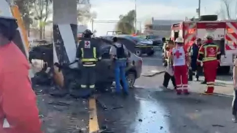 Mueren tres personas y auto queda destrozado tras brutal accidente en la salida a Calvillo (FOTOS)