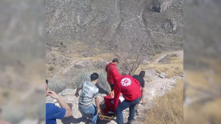 La Laguna Rescatan a joven senderista; presenta posible fractura de tobillo.jpg