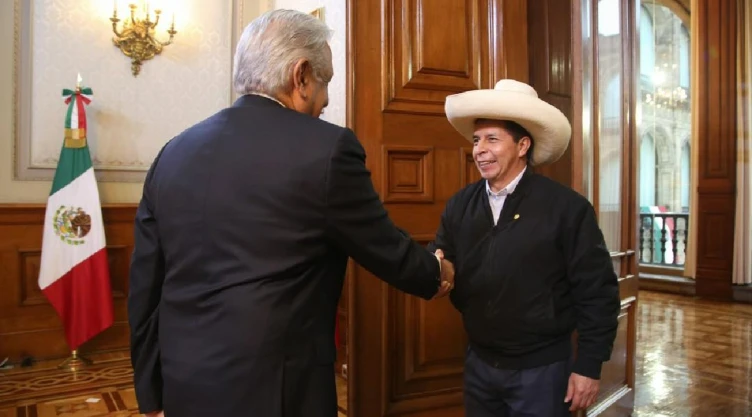 AMLO lamenta hostilidad contra Pedro Castillo que llevaron a su destitución