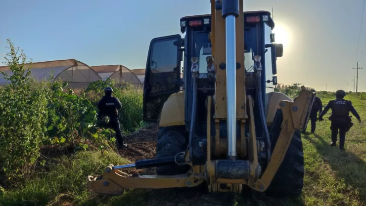 Roban retroexcavadora en Culiacán y la recuperan