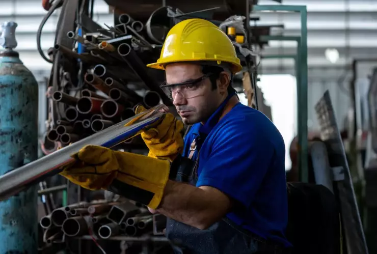 Cuánto ganarán los profesionales tras el aumento al salario mínimo en 2025