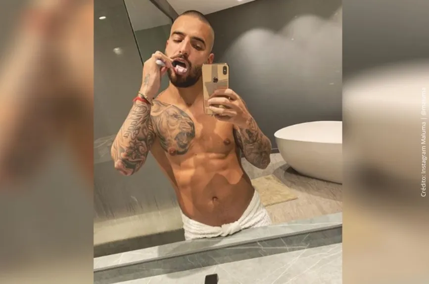 Maluma frente al espejo..jpg