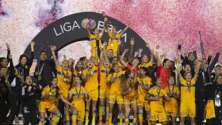 Diputados llaman a igualar salarios de la Liga MX femenil