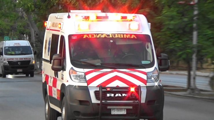 Movilización policiaca por abuelito DESMAYADO en la Avenida Quetzalcóatl de Mérida; ¿está grave?