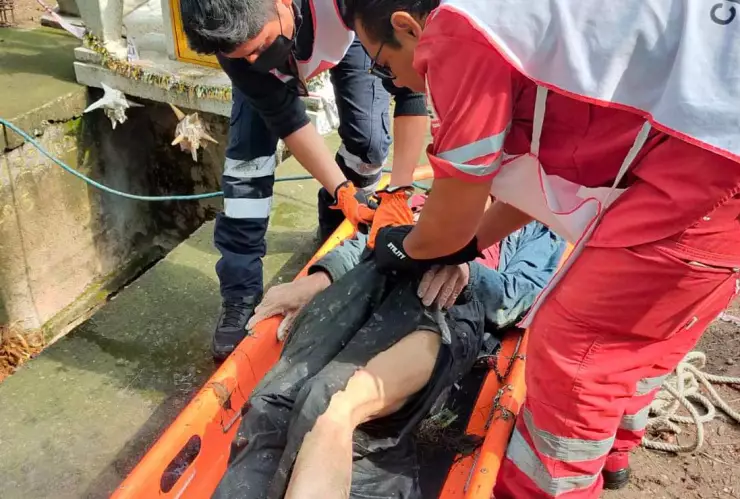 FOTOS Un hombre estuvo a punto de morir ahogado en un panteón