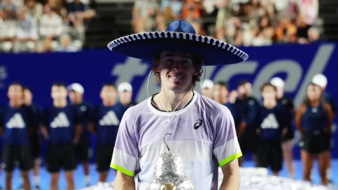 Alex De Minaur, campe&oacute;n en Acapulco