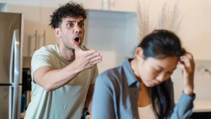 Beige flags: ¿qué son y cómo saber si mi pareja las tiene?