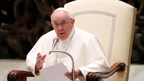 Papa Francisco condena eventos bélicos alrededor del mundo