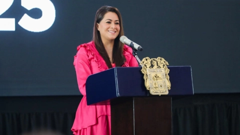Gobernadora-de-Aguascalientes-Tere-Jiménez-muestra-resultados-de-la-Feria-Nacional-San-Marcos-2025