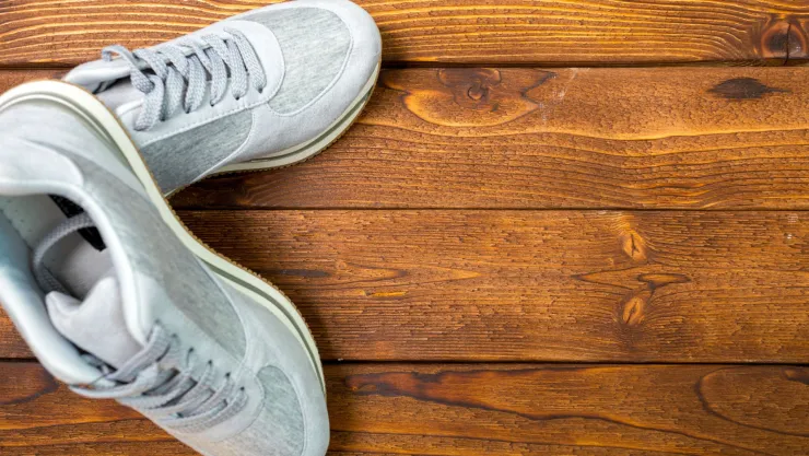 ¿Cómo lavar los tenis en la lavadora sin que se estropeen?