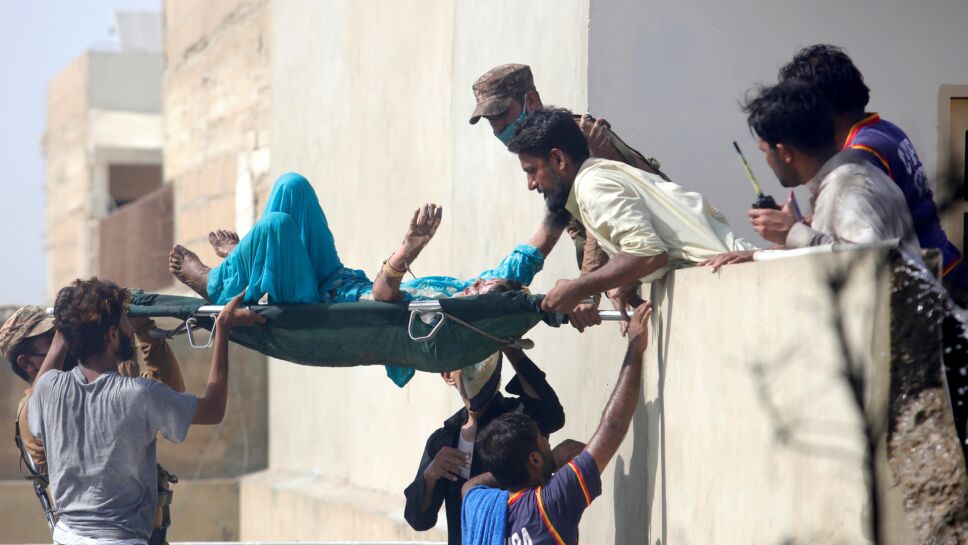 Accidente aéreo en Pakistán1.jpg