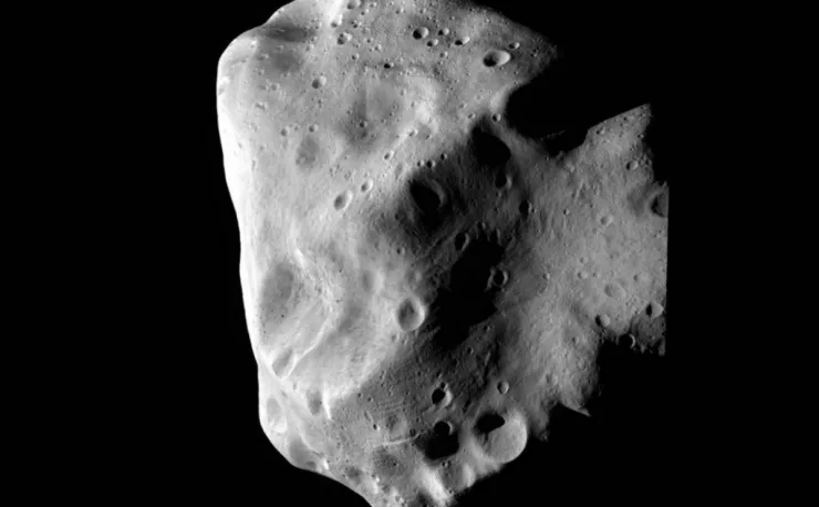 Asteroide asesino de ciudades pasará entre la Luna y la Tierra