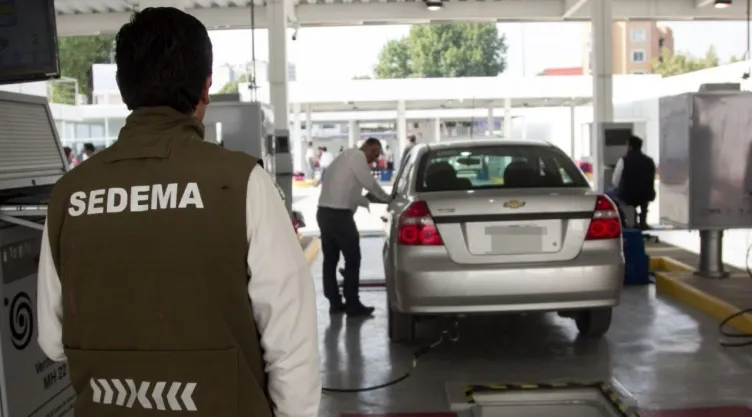 ¿Qué autos tienen que verificar en CDMX en diciembre?