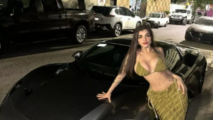 Karely Ruiz amenazada