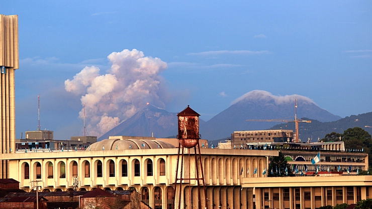 VIDEO: Entra en erupción el Volcán de Fuego en Guatemala