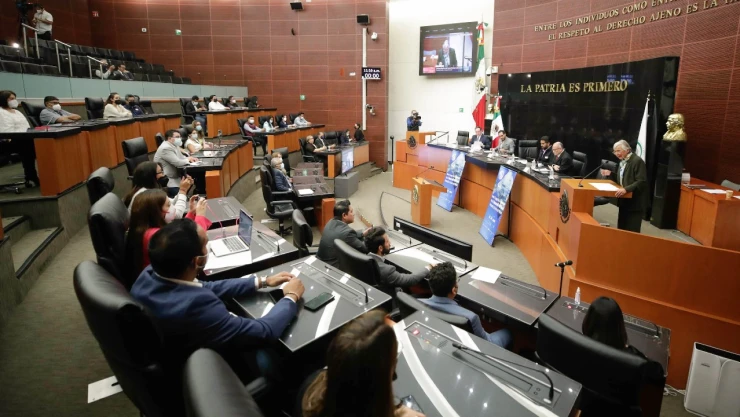 Senado visita AMLO