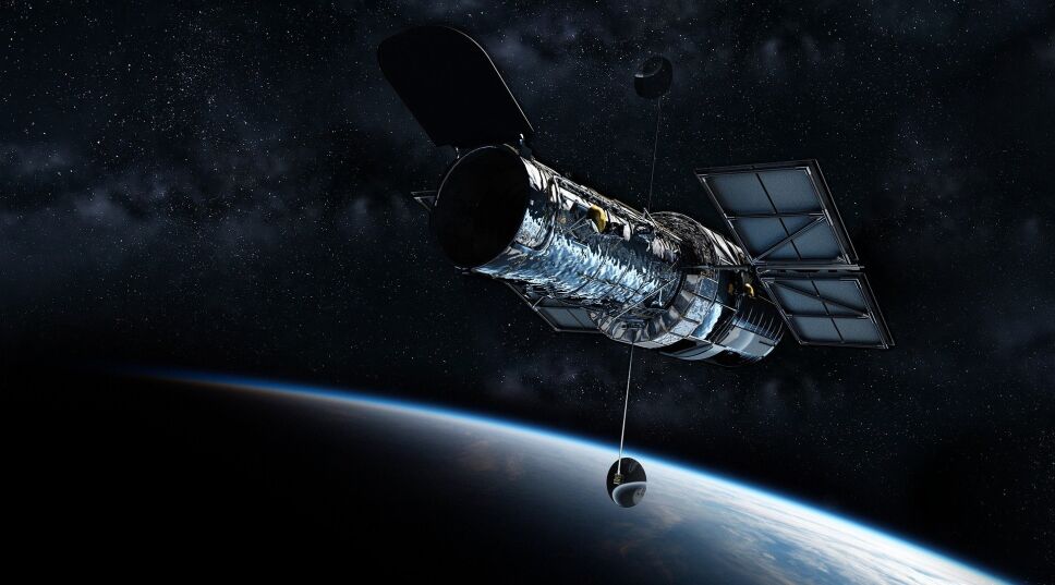 hubble-telescope-ga9e30cb3b_1920.jpg