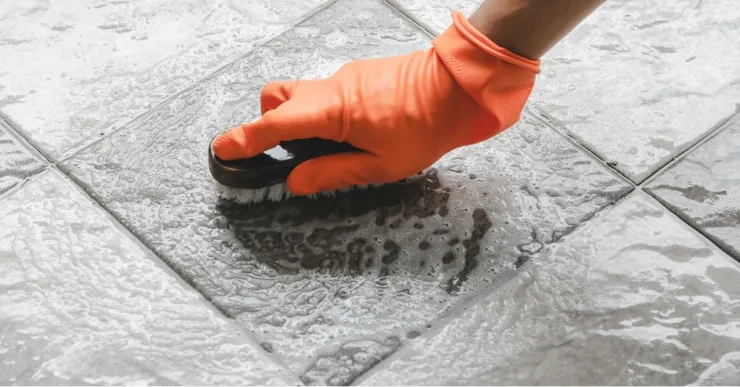 Feng Shui limpiar piso a mano