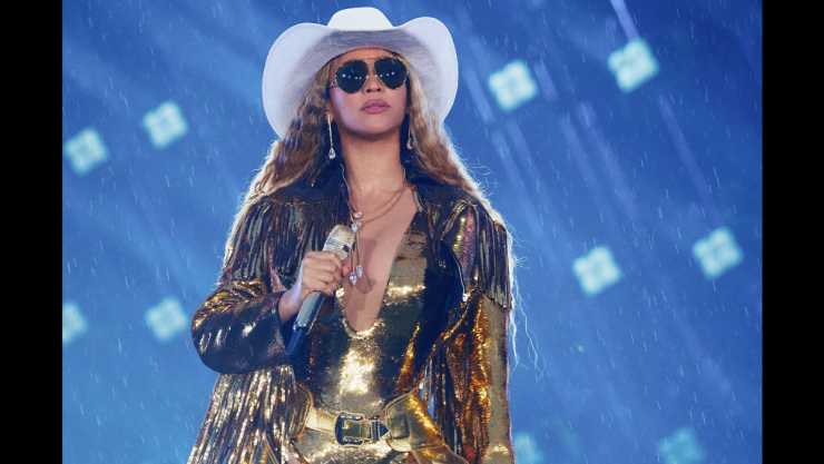 _famosos_beyonce-queda-colgada-pleno-concierto-por-falla-tecnica-como-quedo-pbg-notas-mt.jpg