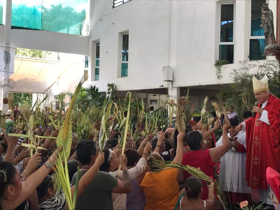 Así se vivió el Domingo de Ramos 2025 en Cancún, Playa del Carmen y Chetumal catedral cancún.jpg